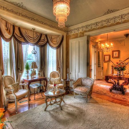 Russell Manor Bed & Breakfast Morrisburg Exterior foto