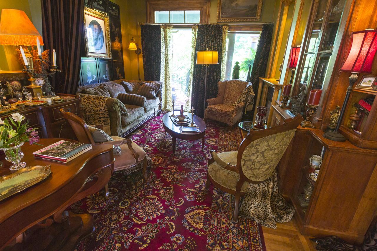 Russell Manor Bed & Breakfast Morrisburg Exterior foto